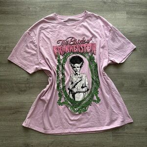 Pink Graphic Tee - Bride of Frankenstein Sz L hallowing vibes